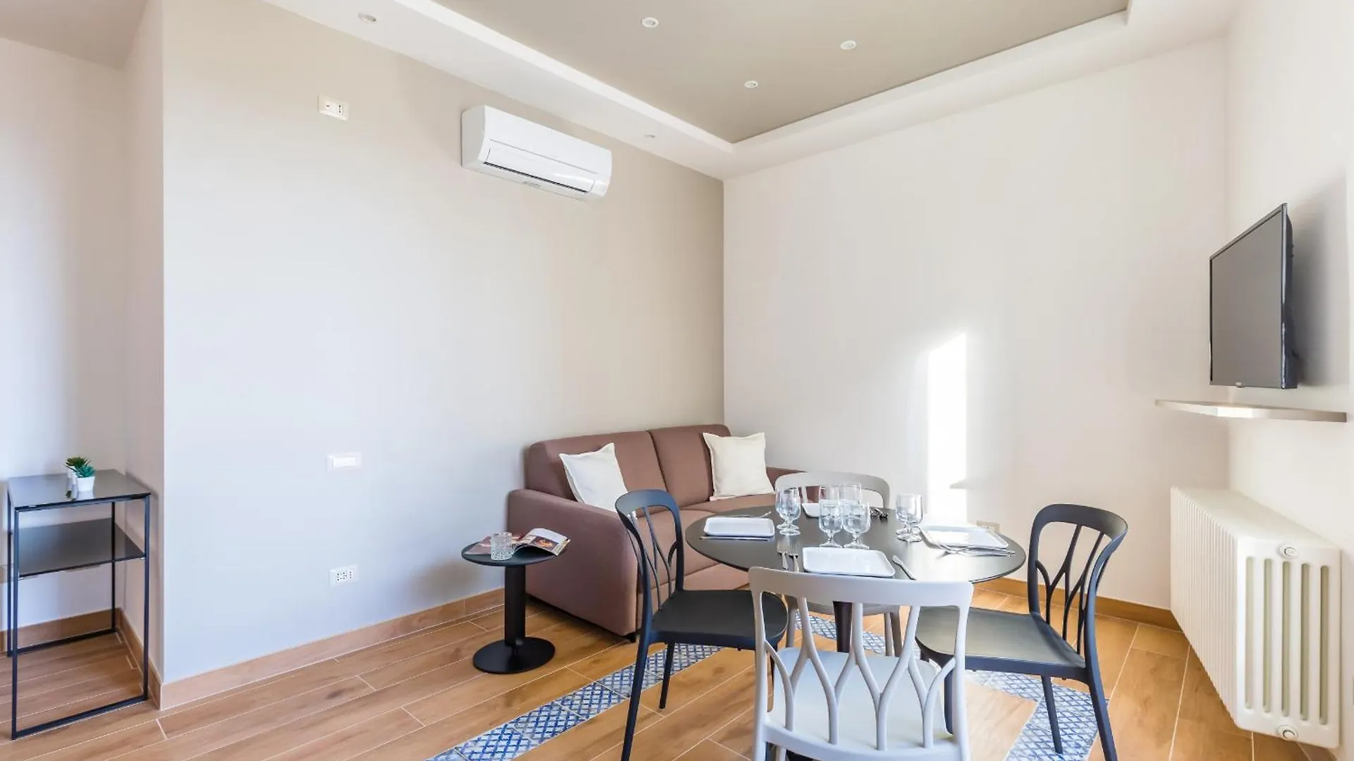 Colonna Apartments By Wonderful Italy Νάπολη