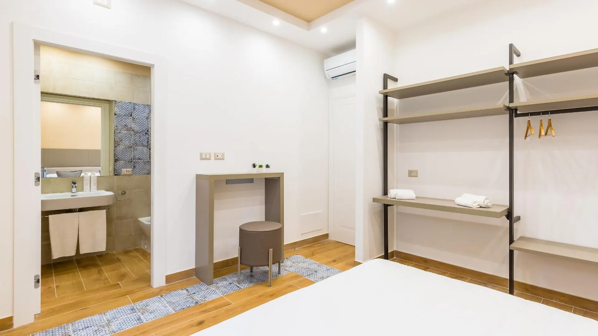Colonna Apartments By Wonderful Italy 나폴리 이탈리아