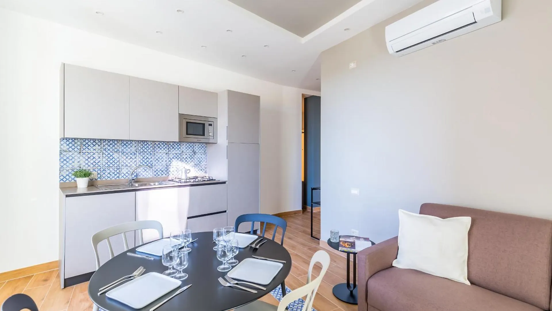 Colonna Apartments By Wonderful Italy 나폴리 0*,  이탈리아