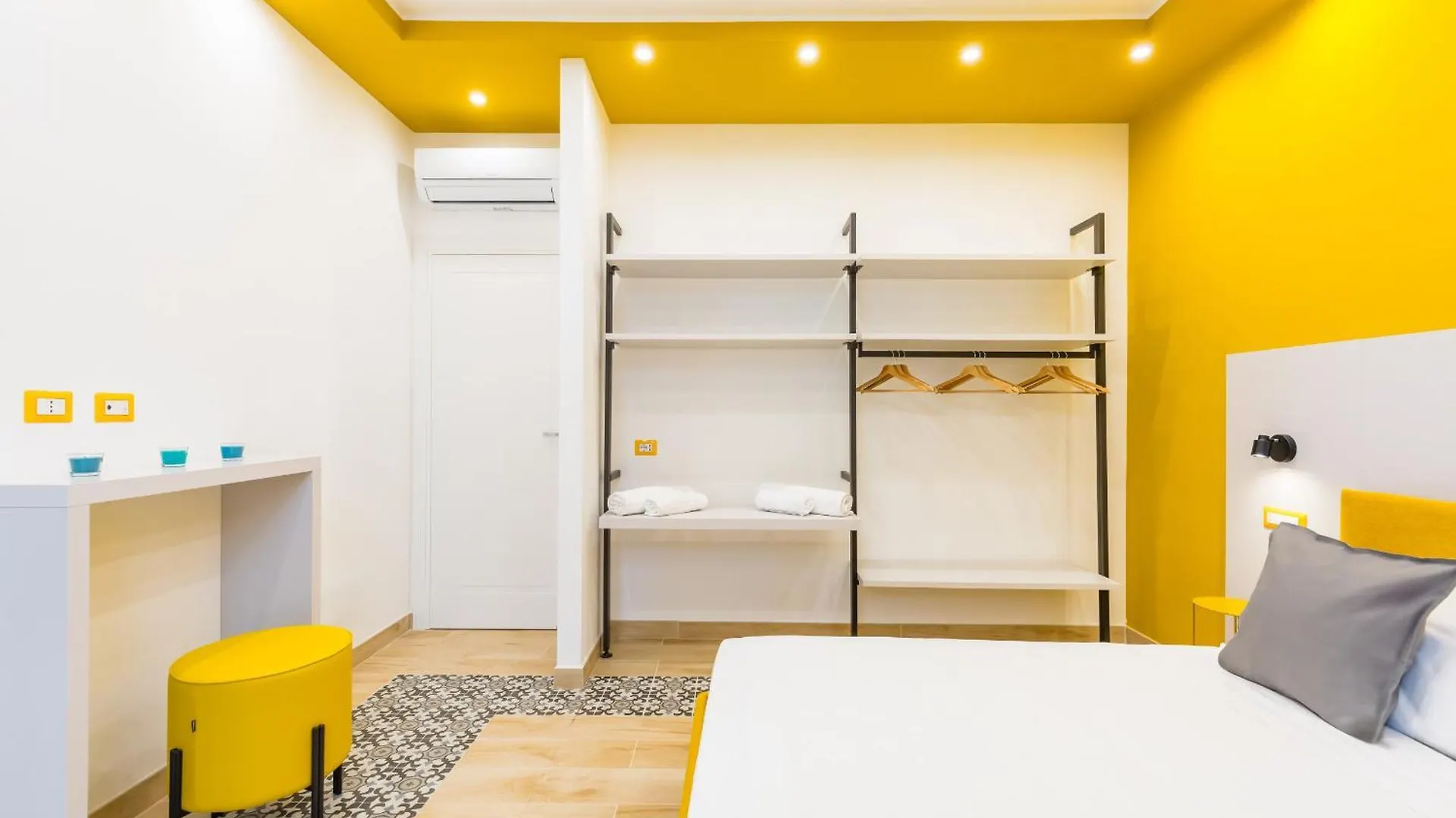 Colonna Apartments By Wonderful Italy 나폴리